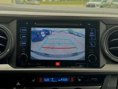 2019 Toyota Tacoma, $37000. Photo 3