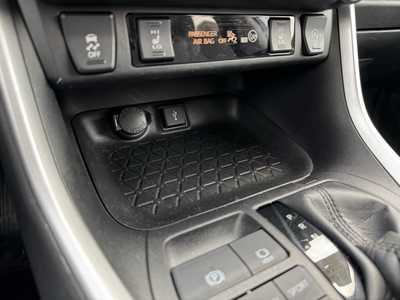 2022 Toyota RAV4, $32299. Photo 11