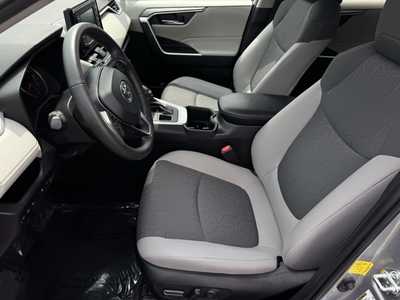 2022 Toyota RAV4, $33000. Photo 4