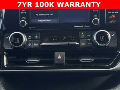 2022 Toyota Highlander, $45499. Photo 12