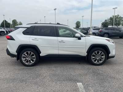 2020 Toyota RAV4, $30500. Photo 8