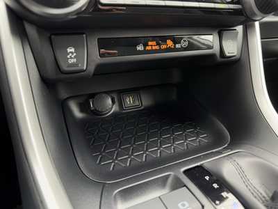 2025 Toyota RAV4, $33954. Photo 9