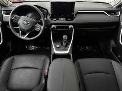 2022 Toyota RAV4, $39299. Photo 8