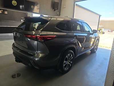 2022 Toyota Highlander, $43000. Photo 4
