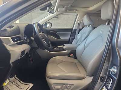 2022 Toyota Highlander, $43000. Photo 5