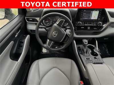 2022 Toyota Highlander, $43199. Photo 10