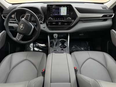 2022 Toyota Highlander, $43199. Photo 11