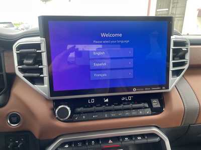 2023 Toyota Tundra Crew Cab, $50500. Photo 11