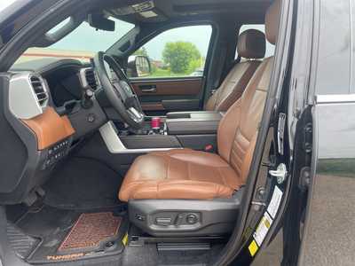2023 Toyota Tundra Crew Cab, $50500. Photo 9