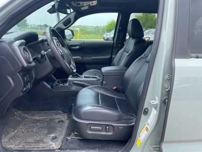 2022 Toyota Tacoma, $39500. Photo 9