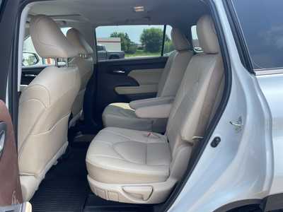 2022 Toyota Highlander, $40000. Photo 10