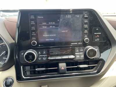 2022 Toyota Highlander, $40000. Photo 11