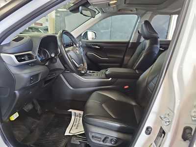 2022 Toyota Highlander, $41500. Photo 5