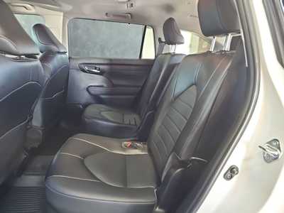 2022 Toyota Highlander, $41500. Photo 6