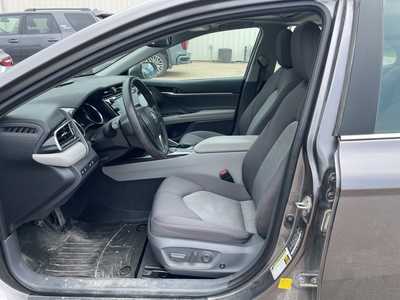 2019 Toyota Camry, $18500. Photo 9