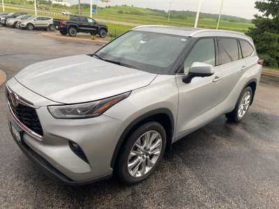 2023 Toyota Highlander, $47000. Photo 3