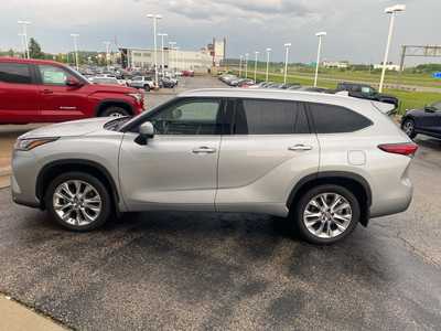 2023 Toyota Highlander, $47000. Photo 4