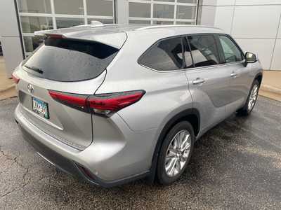 2023 Toyota Highlander, $47000. Photo 7