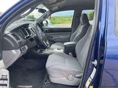 2015 Toyota Tacoma, $29000. Photo 9