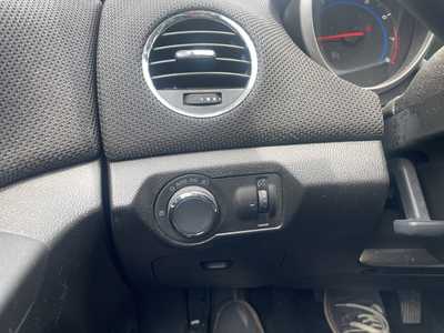 2016 Chevrolet Cruze, $10000. Photo 12
