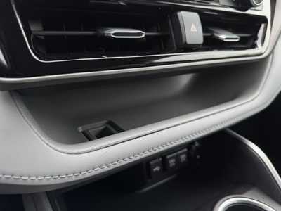 2020 Toyota Highlander, $33998. Photo 11