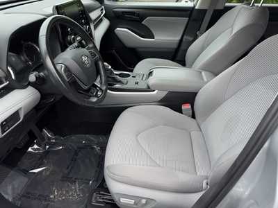 2020 Toyota Highlander, $33998. Photo 4