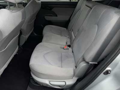 2020 Toyota Highlander, $33998. Photo 6