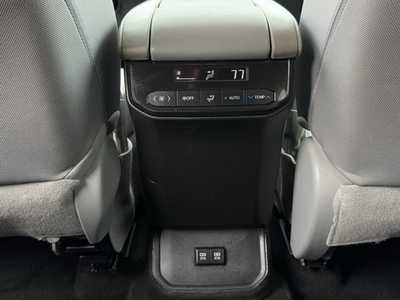 2020 Toyota Highlander, $33998. Photo 7