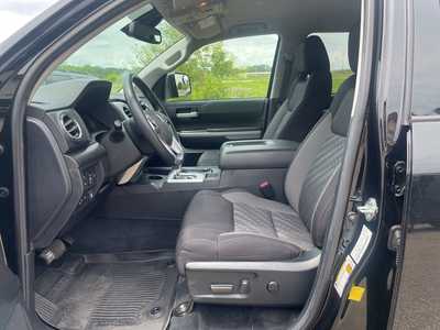 2021 Toyota Tundra, $49000. Photo 10