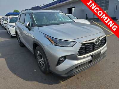 2022 Toyota Highlander, $41500. Photo 1