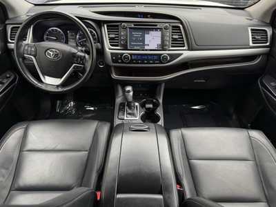 2017 Toyota Highlander, $22000. Photo 10