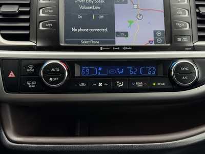 2017 Toyota Highlander, $22000. Photo 11