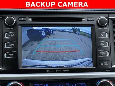 2017 Toyota Highlander, $22000. Photo 3