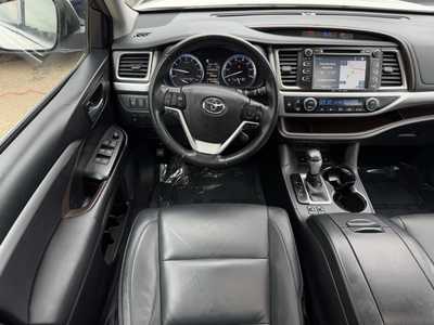 2017 Toyota Highlander, $22000. Photo 9