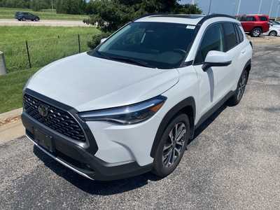 2023 Toyota Corolla Cross, $33000. Photo 3