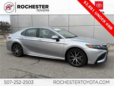 2021 Toyota Camry, $21699. Photo 1