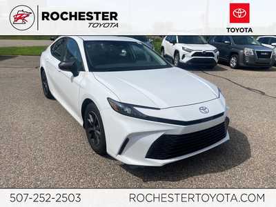 2025 Toyota Camry, $29500. Photo 1