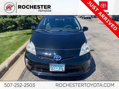 2013 Toyota Prius, $14000. Photo 2