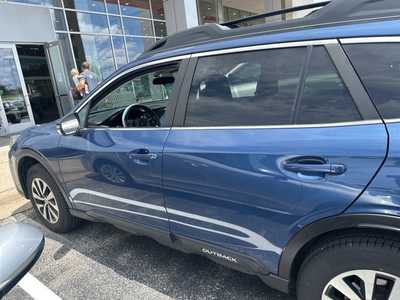 2022 Subaru Outback, $23500. Photo 8