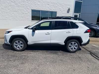 2019 Toyota RAV4, $26500. Photo 4