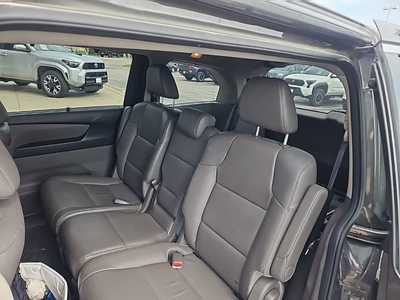 2017 Honda Odyssey, $22000. Photo 5