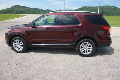 2018 Ford Explorer, $12999. Photo 9