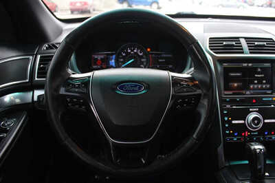 2016 Ford Explorer, $13499. Photo 11