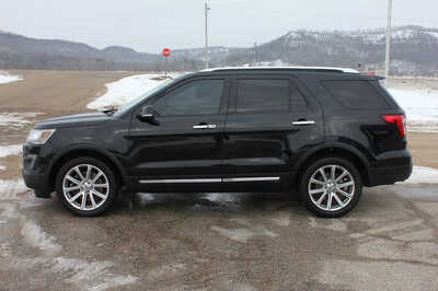 2016 Ford Explorer, $13499. Photo 9