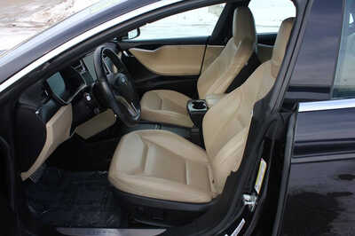 2016 Tesla Model S, $15999. Photo 10