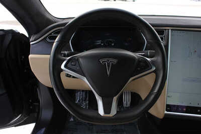 2016 Tesla Model S, $15999. Photo 12