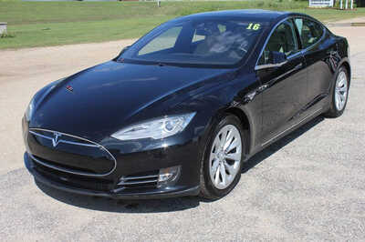 2016 Tesla Model S, $15999. Photo 2