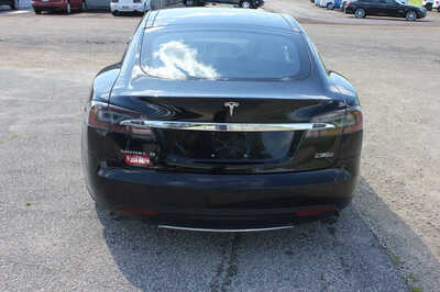 2016 Tesla Model S, $15999. Photo 6