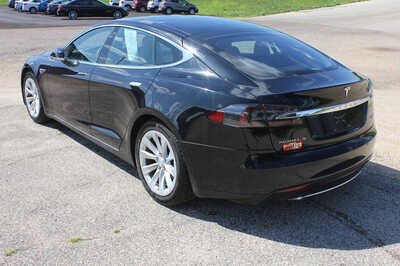2016 Tesla Model S, $15999. Photo 7
