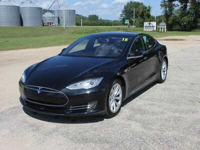 2016 Tesla Model S, $15999. Photo 1